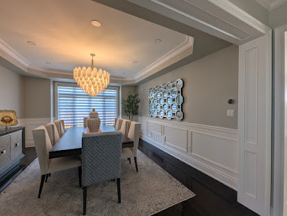 Chair-rail wainscoting in a dining room