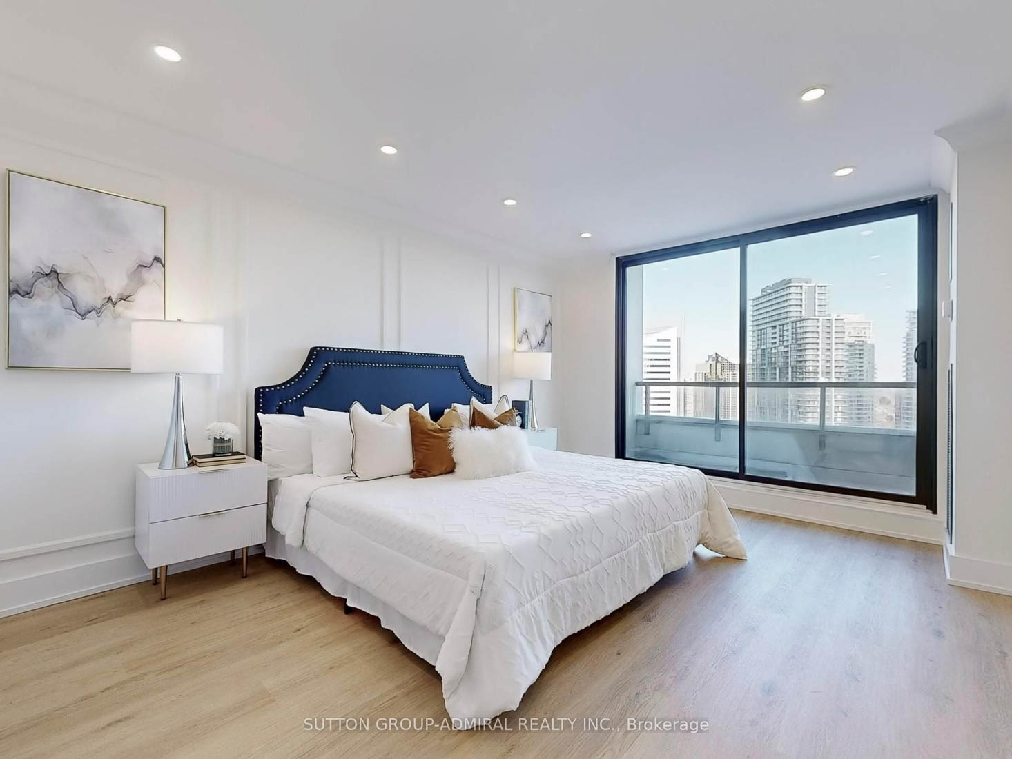 Vaughan condo crown moulding and wainscoting 5