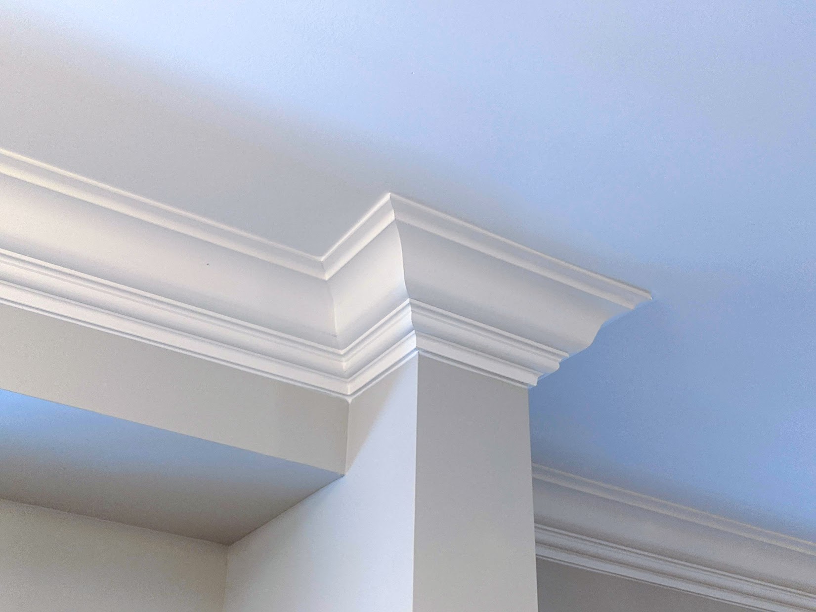 Crown moulding installed throughout a GTA home by Expert Crown Moulding