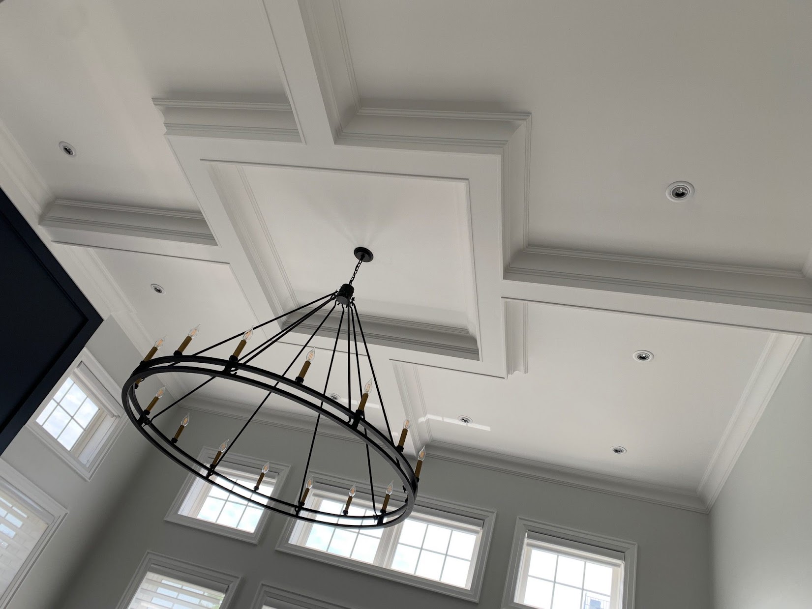 Waffle ceiling and crown moulding installed by Expert Crown Moulding in a GTA home