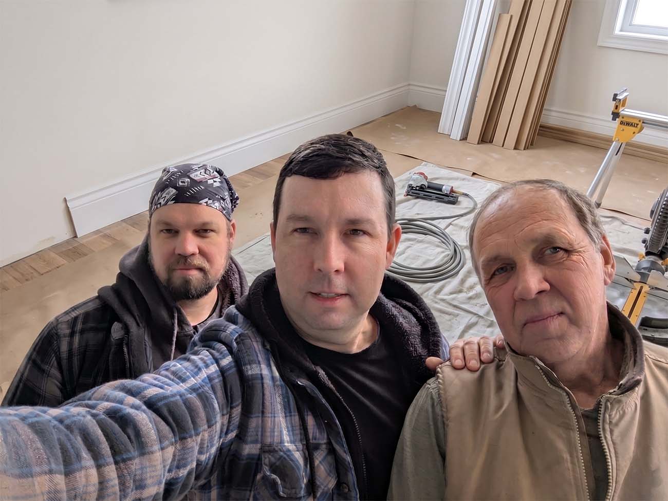 Expert Crown Moulding family team — finish carpentry in Toronto since 2004